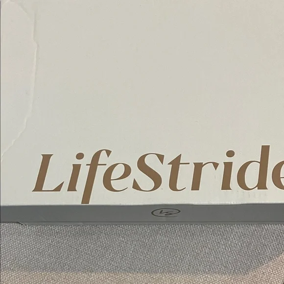 Life Stride Women's April Slingback Block Heel in Nude. New in box. - Picture 6 of 9